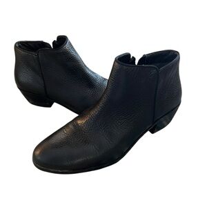 Sam Edelman Petty Black Pebbled Leather Side Zip Ankle Boots Size 8
